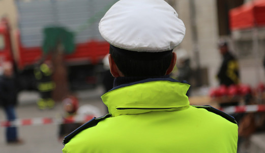 警察局长用统一的磷光和白帽子照片