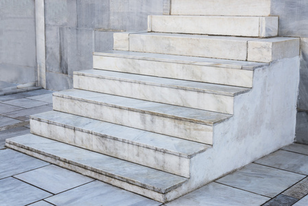 大理石楼梯侧面图照片