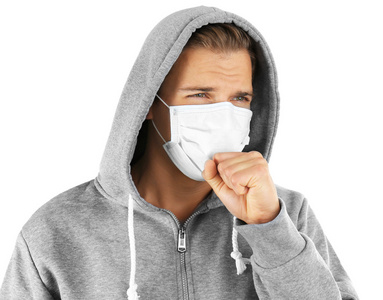 帅哥戴口罩侧面图片