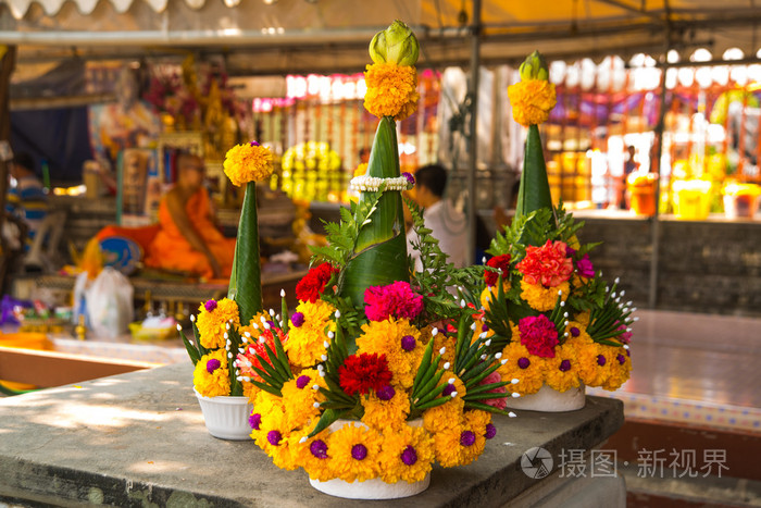 橙花和佛庙祭祀佛泰国曼谷