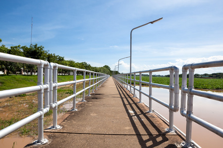 走道路灯图片