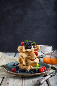 比利时华夫饼用莓果图片