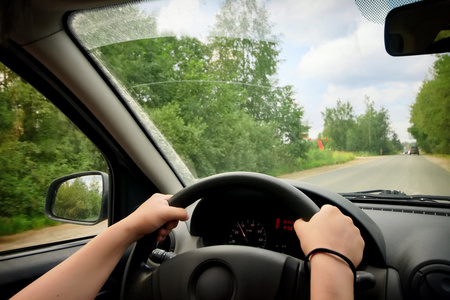 女人开车照片