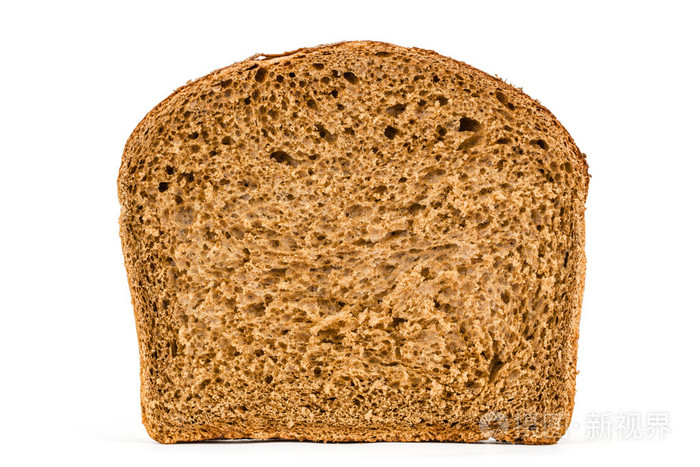 在新鲜的烤面包,孤立的白色背景上的半块面包切
