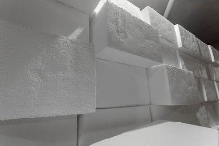 泡沫板仓库大块的聚苯乙烯照片