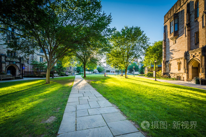 走道和耶鲁大学,在新的 h,校园校舍照片-正版商用图片1p2ufh-摄图新视