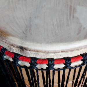 传统非洲鼓的特写