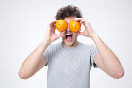 成人 营养 柑橘 男人 有趣的 射击 食物 年代 自然 斯图