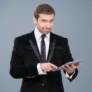 站立 他的 商人 通信 空的 计算机 男人 手指 衬垫 因特网