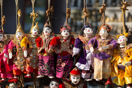 传统的缅甸木偶图片