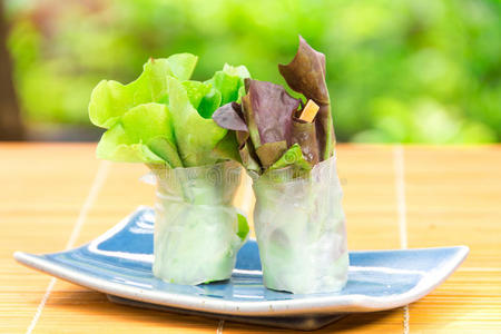 油炸 小吃 午餐 盘子 生菜 大米 沙拉 文化 亚洲 素食主义