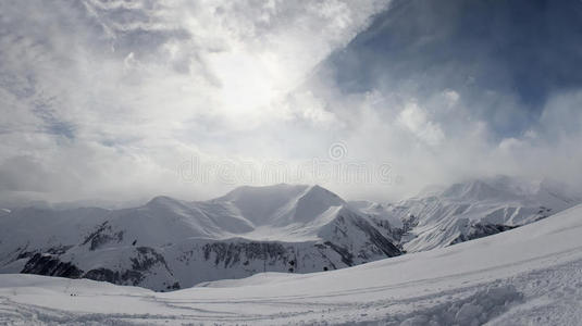 高加索山脉的美丽景色