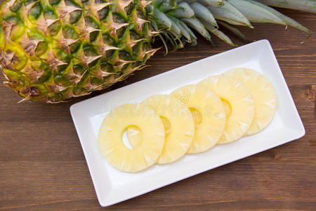 盘子 食物 自然 特写镜头 美味的 果汁 健康 菠萝 水果