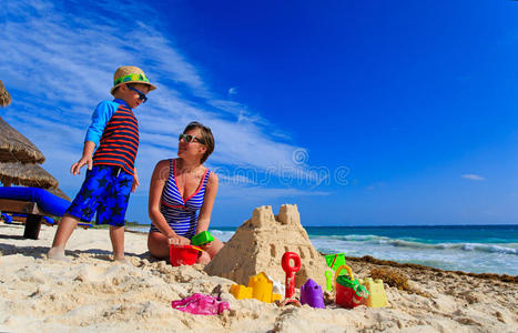 家庭 真实的 沙堡 外部 自然 海滩 真正的 假日 海洋