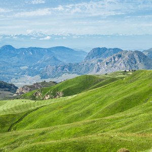 夏季山地景观