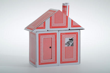 纸牌做的房子,不牢靠的计划;照片