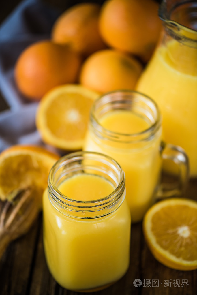 手榨新鲜橙汁