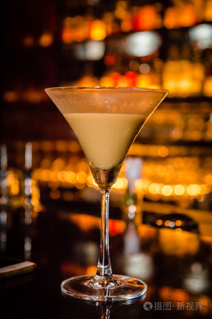 马提尼酒咖啡鸡尾酒