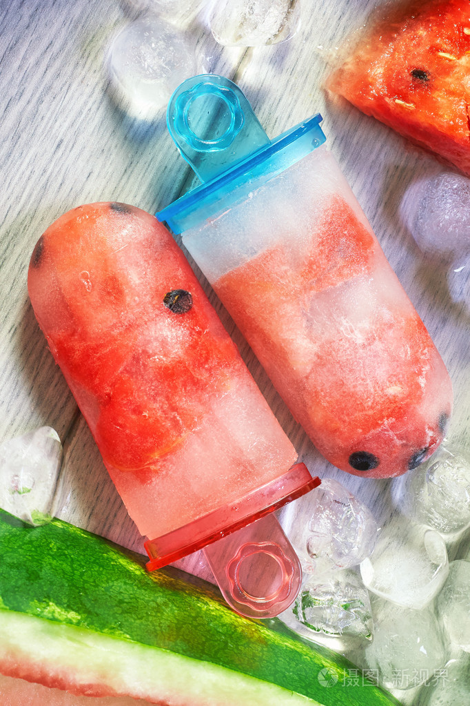 冰冻的西瓜冰棒