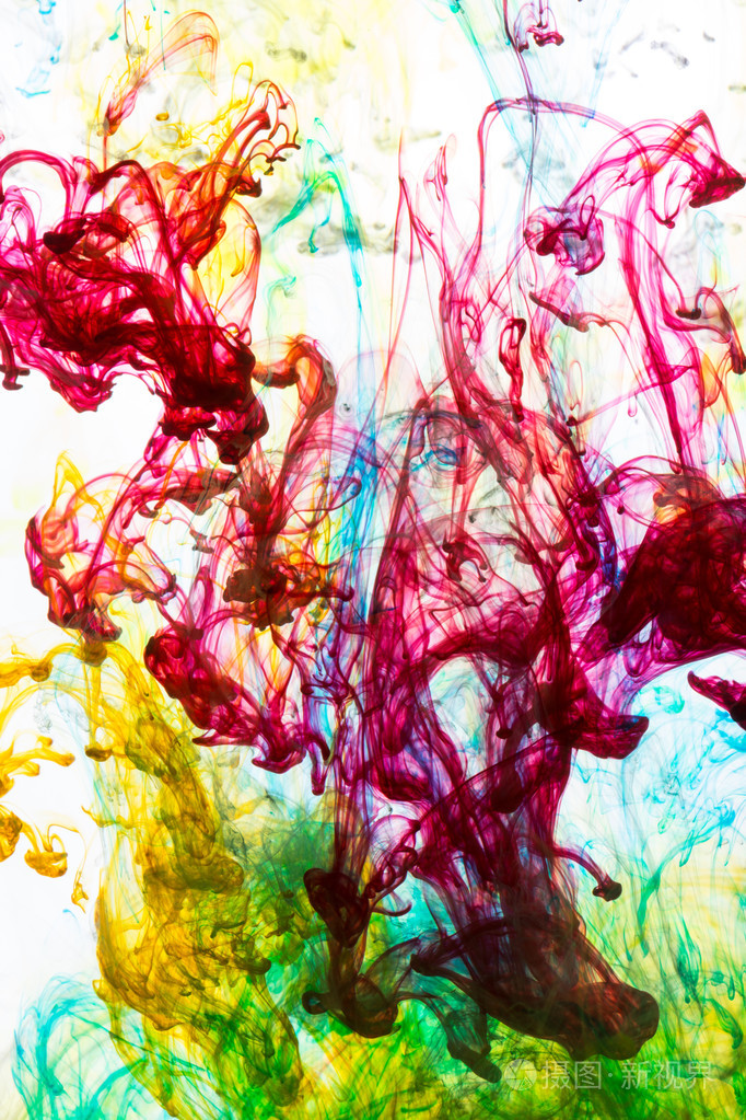 丙烯颜料和墨水在水中抽象背景