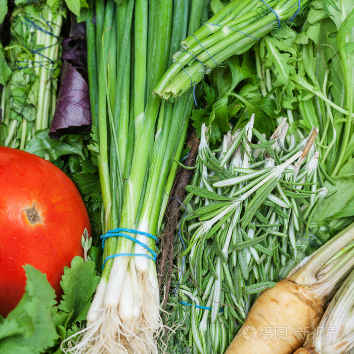 一束束鲜切绿色的东西关闭