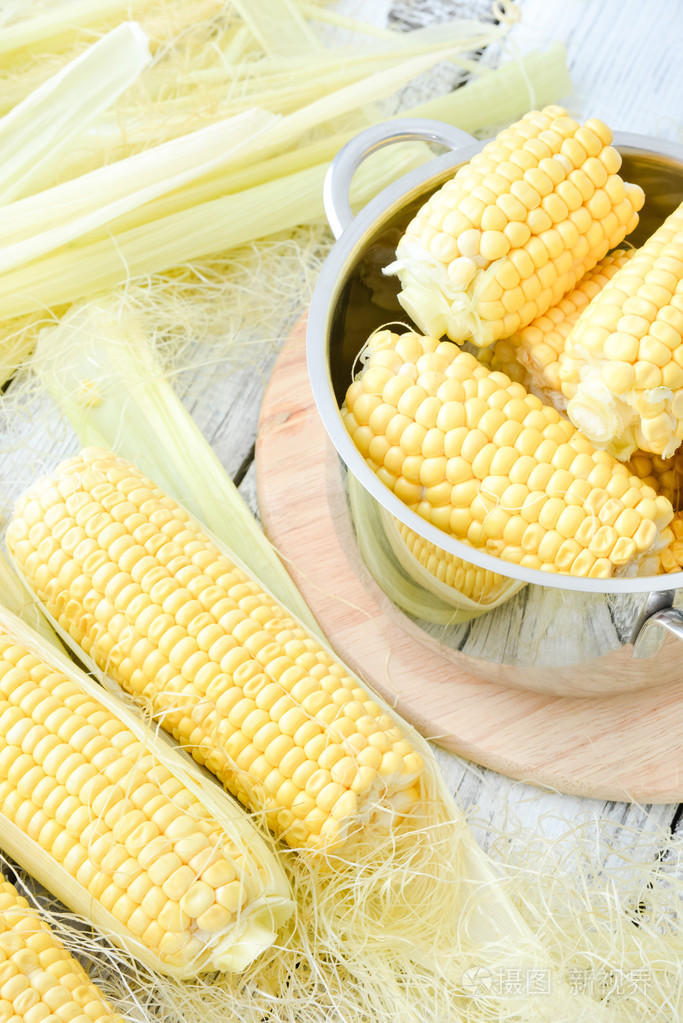 黄色的彩色玉米