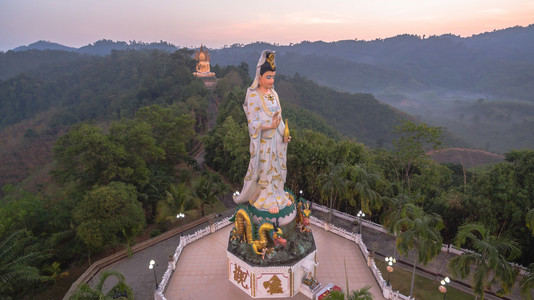 美丽观音山的顶上图片