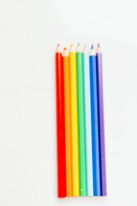 彩色的铅笔在容器彩虹着色图片