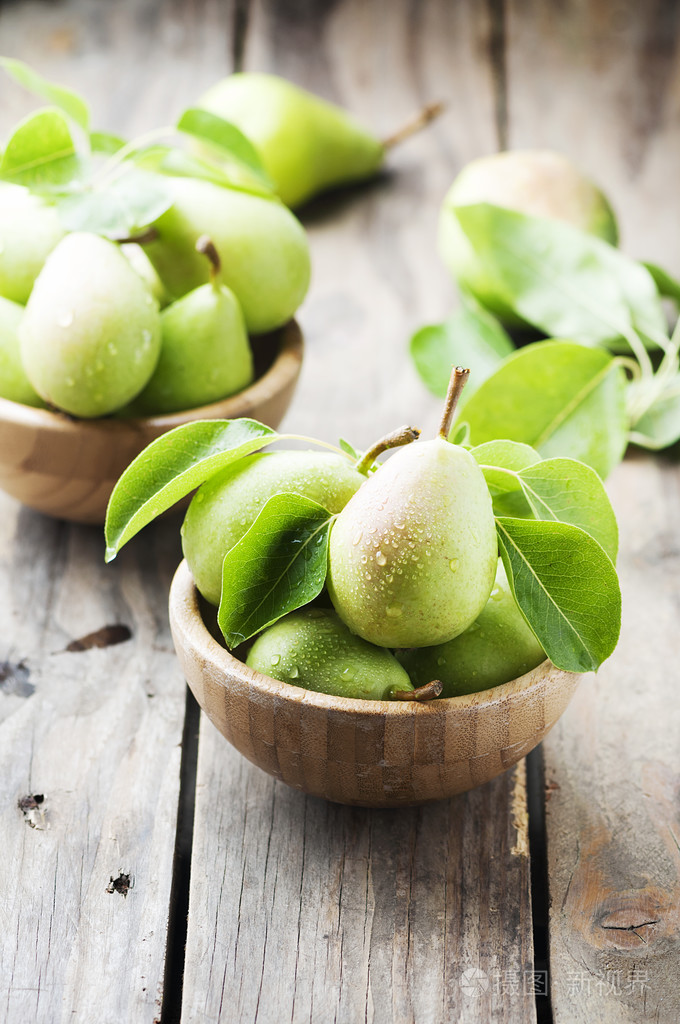 成熟的绿色梨