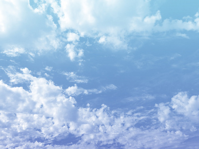 亮蓝色渐变滤光镜的天空和云为背景照片