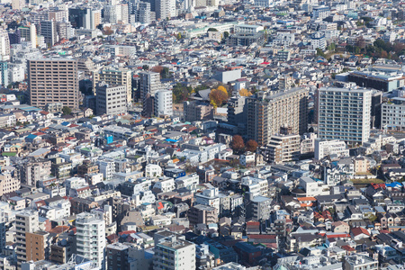 东京城市住宅市中心的鸟瞰图图片