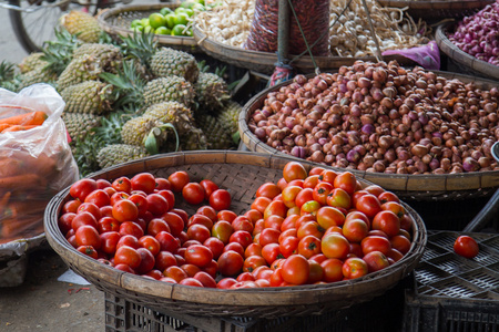 市场亚洲水果食品蔬菜一条街图片