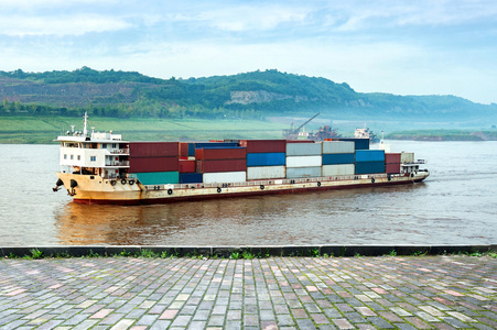 中国和长江货船图片