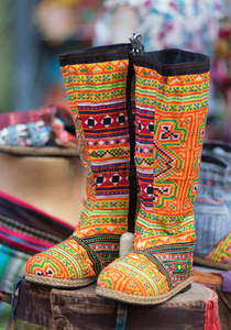 刺绣 人们 销售 购物 高的 靴子 针线活 手工制作的 五颜六色