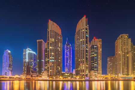 达比 亚洲 假日 傍晚 迪拜 城市 建筑学 黄昏 照亮 市中心