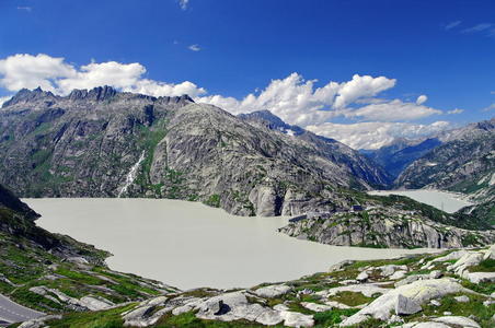 阿尔卑斯山脉的冰川湖