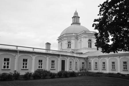 奥拉尼恩鲍姆的大门希科夫斯基宫殿。