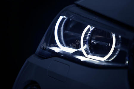 汽车led车载led大灯照片