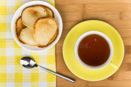 红茶和自制煎饼