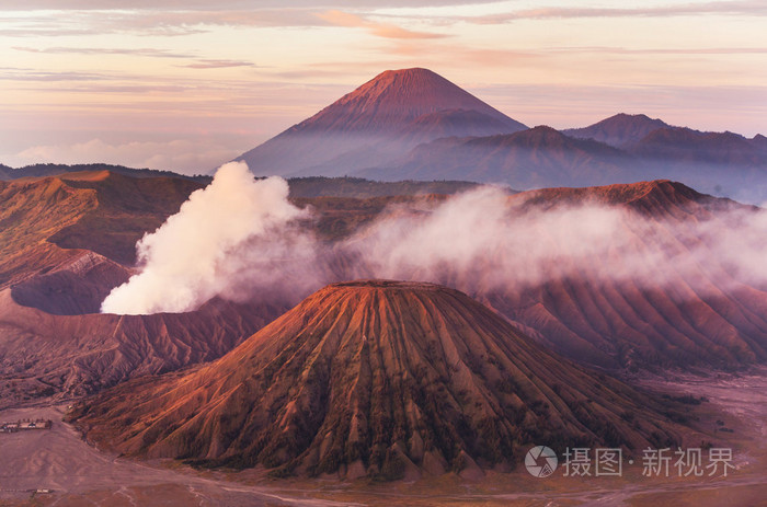 如诗如画的婆罗摩火山