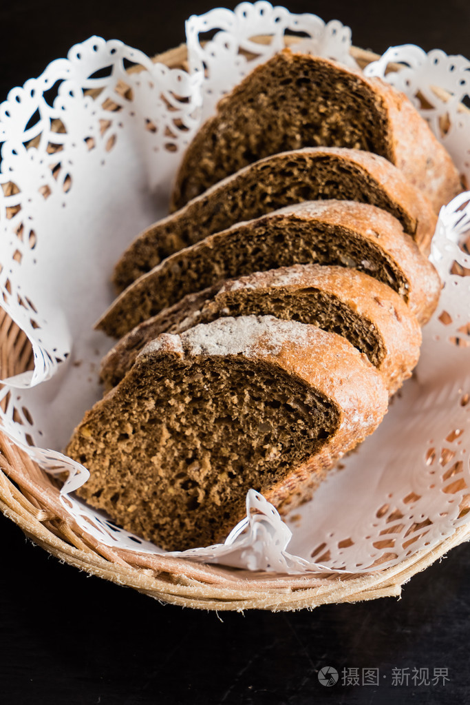 切片的黑麦面包