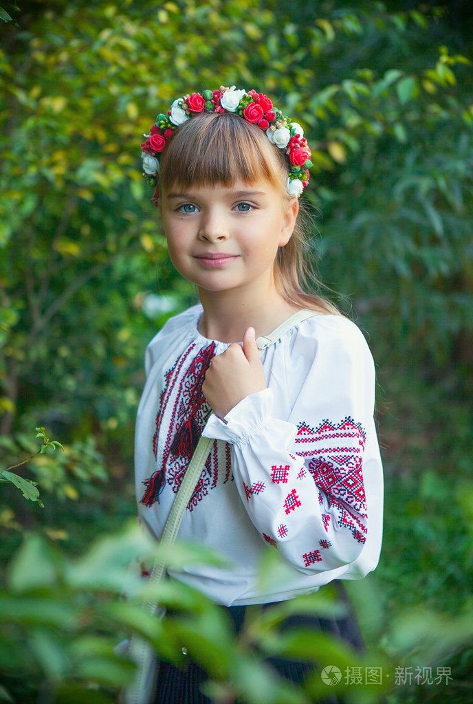 一个漂亮的女孩在国家乌克兰女生 c 的肖像