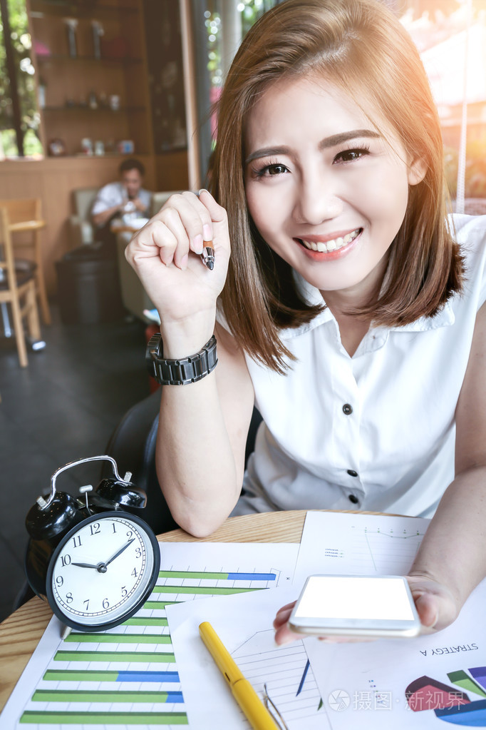 美丽的亚洲业务女人工作照片-正版商用图片1q4b8a-摄图新视界