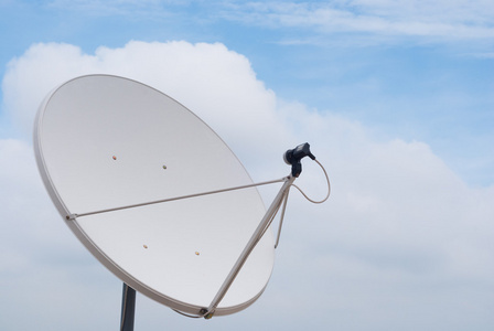 紧凑的数组抛物型通信天线照片