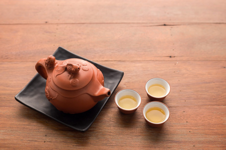 褐色粘土罐茶具图片