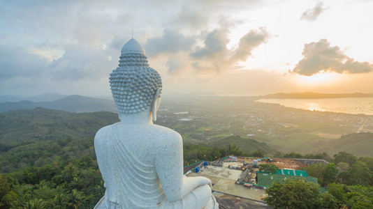 山顶大佛图片