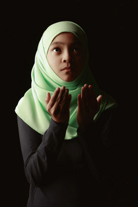 儿童读物矢量插图快乐的穆斯林女士儿童阅读书籍的矢量插图无缝的数学