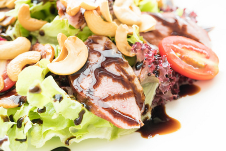 炒鸭石榴沙拉樟茶鸭烤鸭配沙拉土豆沙拉鸭腿烟熏鸭胸片沙拉沙拉配鸭胸