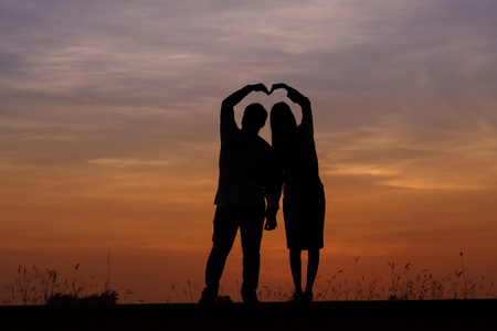 动漫天空女男图片