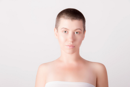 光头女小说下载图片-光头女小说下载素材-光头女小说下载插画-摄图新